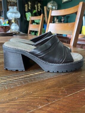 Vintage Nevada Y2K Black Platform Mule Sandals Chunky Heel Size 8